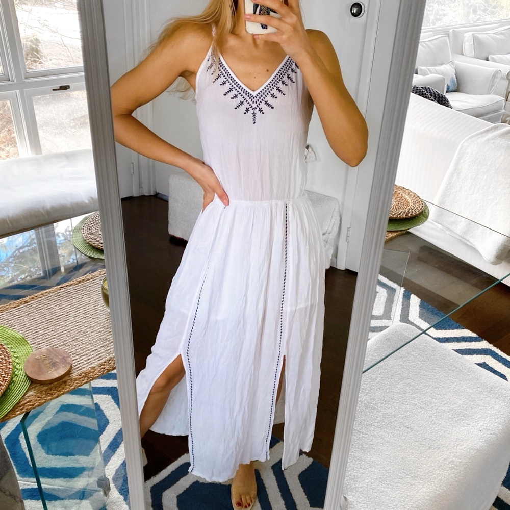 🐚 TEX WHITE NAVY EMBROIDERED SLIT MAXI DRESS!